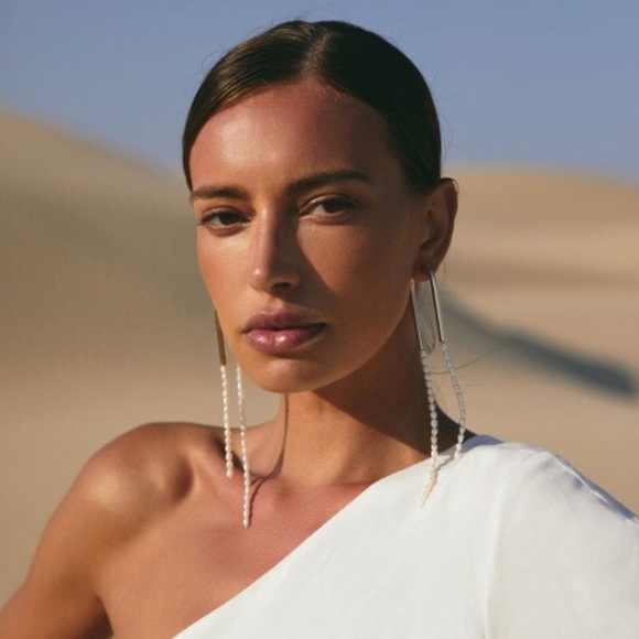 NWOT Cult Gaia Meta Rhinestone Earring - Picture 2 of 7